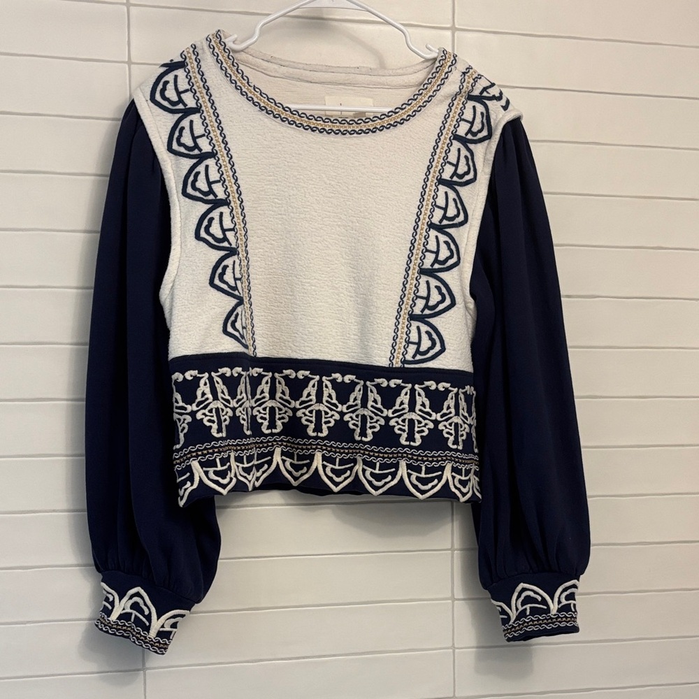 Embroidered Contrast Long-Sleeve Women’s Top - Navy & White